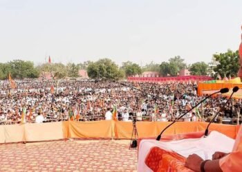 नोखा में योगी आदित्यनाथ बोले विकास की राह पर देश