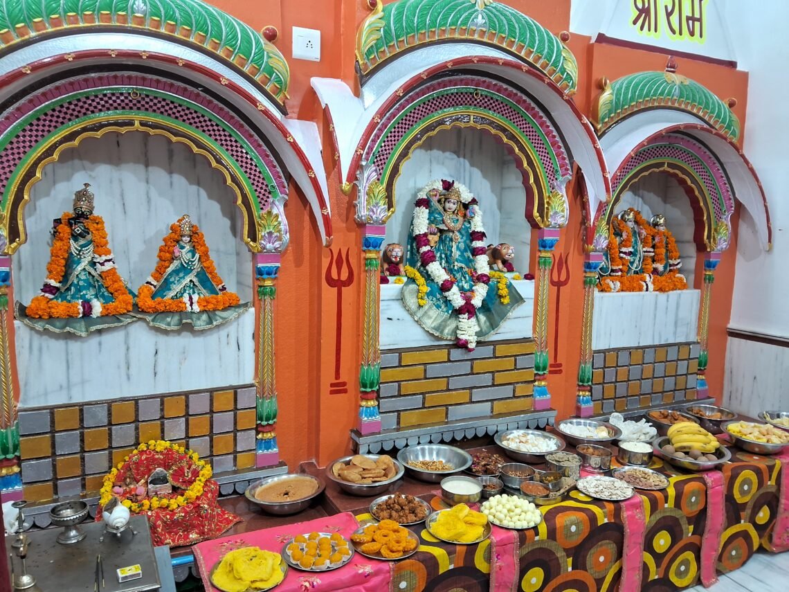 धर्म: मलमास शुरू होते ही देवी को लगाया मिगसर थाली का भोग, हुई महाआरती