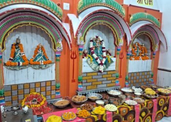 धर्म: मलमास शुरू होते ही देवी को लगाया मिगसर थाली का भोग, हुई महाआरती