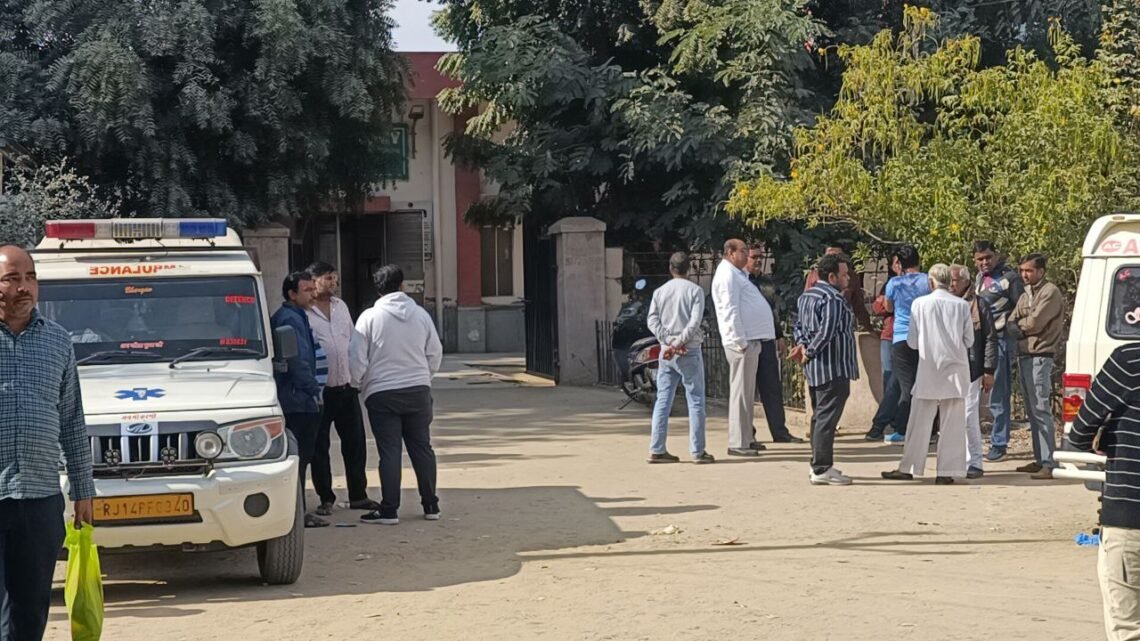 सामूहिक सुसाइड घटना से हर कोई दुखी, बंद है बाजार…. देखिए वीडियो