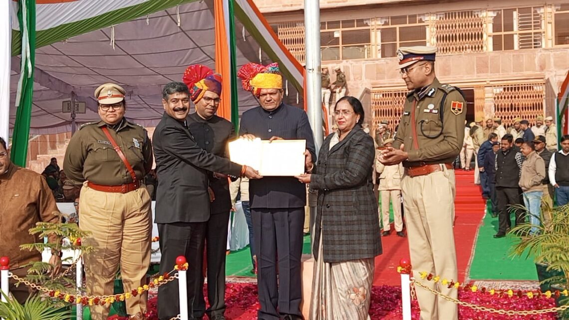 जिला स्तरीय मुख्य समारोह में 63 प्रतिभाओं का हुआ सम्मान पर हुआ विशिष्ट कार्य करने वालों का सम्मान