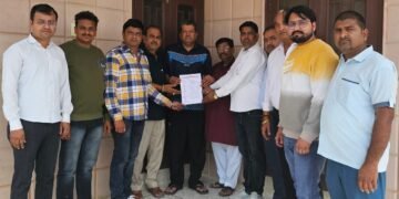 मंत्री गोदारा के आश्वासन के बाद संघर्ष समिति का अनशन स्थगित