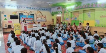 विद्यार्थी रहे निडर – रेना शर्मा  अर्हम इंग्लिश अकैडमी में विधि दिवस के अवसर पर आयोजित कार्यक्रम