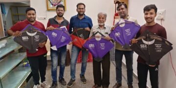 पहले दिन ही निः शुल्क पतंग वितरण को लेकर दिखा उत्साह