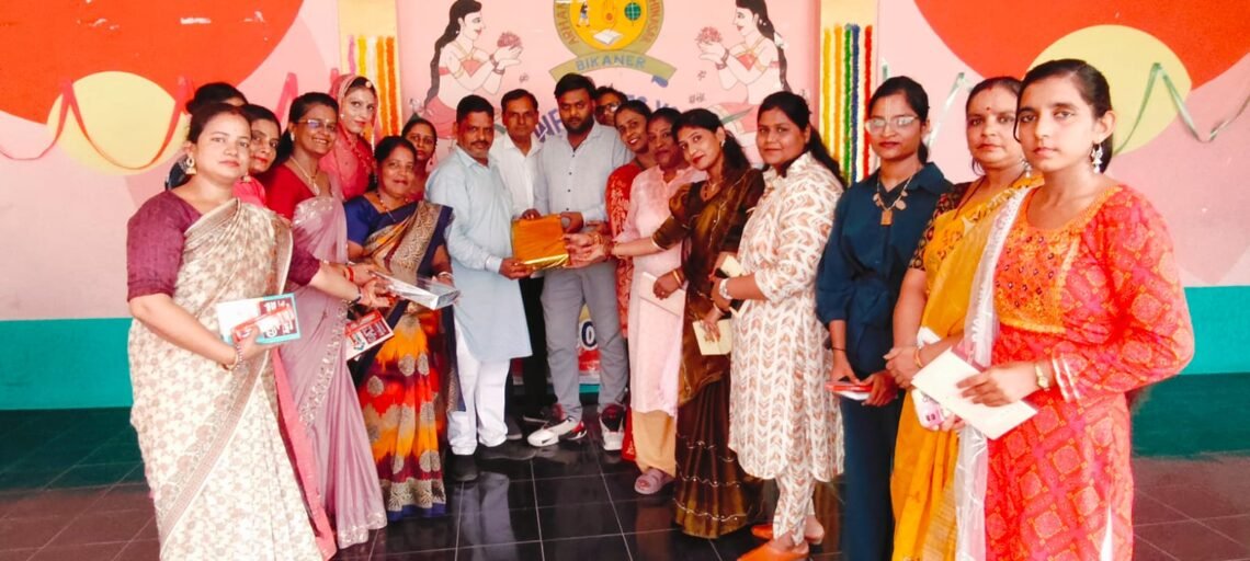 शिक्षक जगत को आलोकित करता है