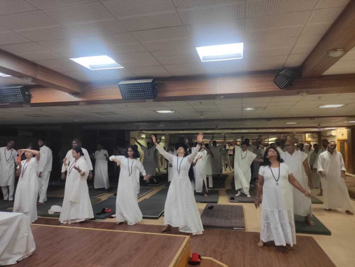 ओशो गीता ध्यान यज्ञ शिविर प्रारंभ