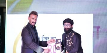 बॉलीवुड एक्टर राहुल देव से मिला सूर्य प्रकाश (Slight) को सम्मान