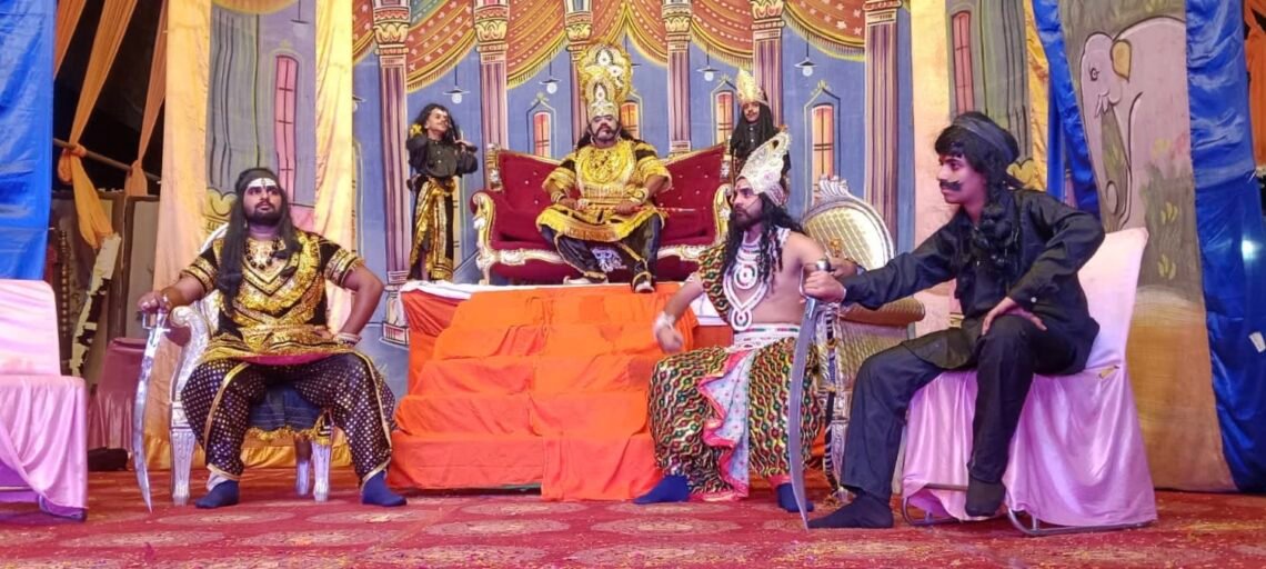 बुराई पर अच्छाई की जीत के पर्व विजयादशमी के अवसर पर नगर सेठ लक्ष्मीनाथ मंदिर परिसर संतोषी माता मंदिर में  श्री रामलीला महोत्सव एवं रावण वध