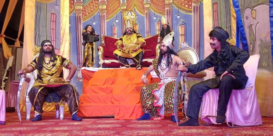 बुराई पर अच्छाई की जीत के पर्व विजयादशमी के अवसर पर नगर सेठ लक्ष्मीनाथ मंदिर परिसर संतोषी माता मंदिर में  श्री रामलीला महोत्सव एवं रावण वध