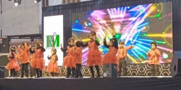 रंगारंग सांस्कृतिक कार्यक्रमों के साथ मनाया गया स्कूल का वार्षिक समारोह