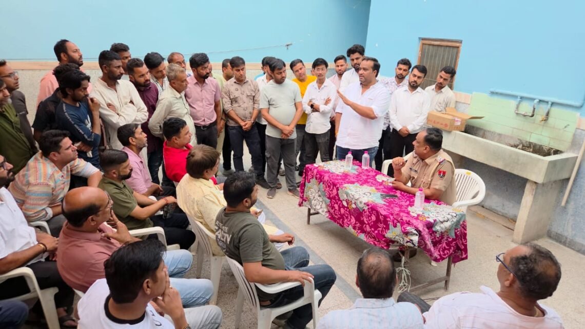 भैरूंजी गली में नो व्हीकल जोन, अब दुकान के बाहर पाटे और सामान बाहर नहीं लगेंगे