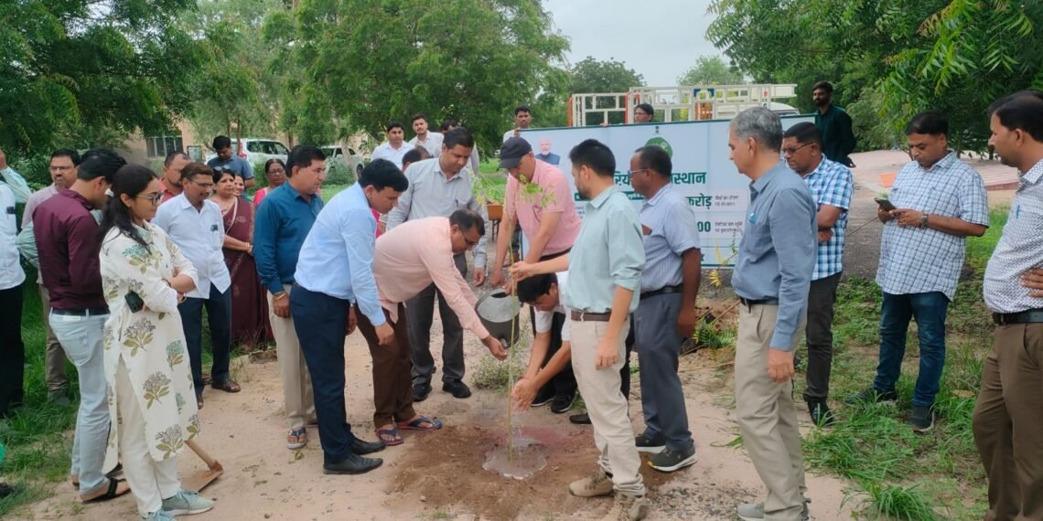 एचसीएम रीपा में वृक्षारोपण अभियान, सड़क सुरक्षा कार्यशाला एवं कनिष्ठ लेखाकारों का प्रशिक्षण शिविर आयोजित