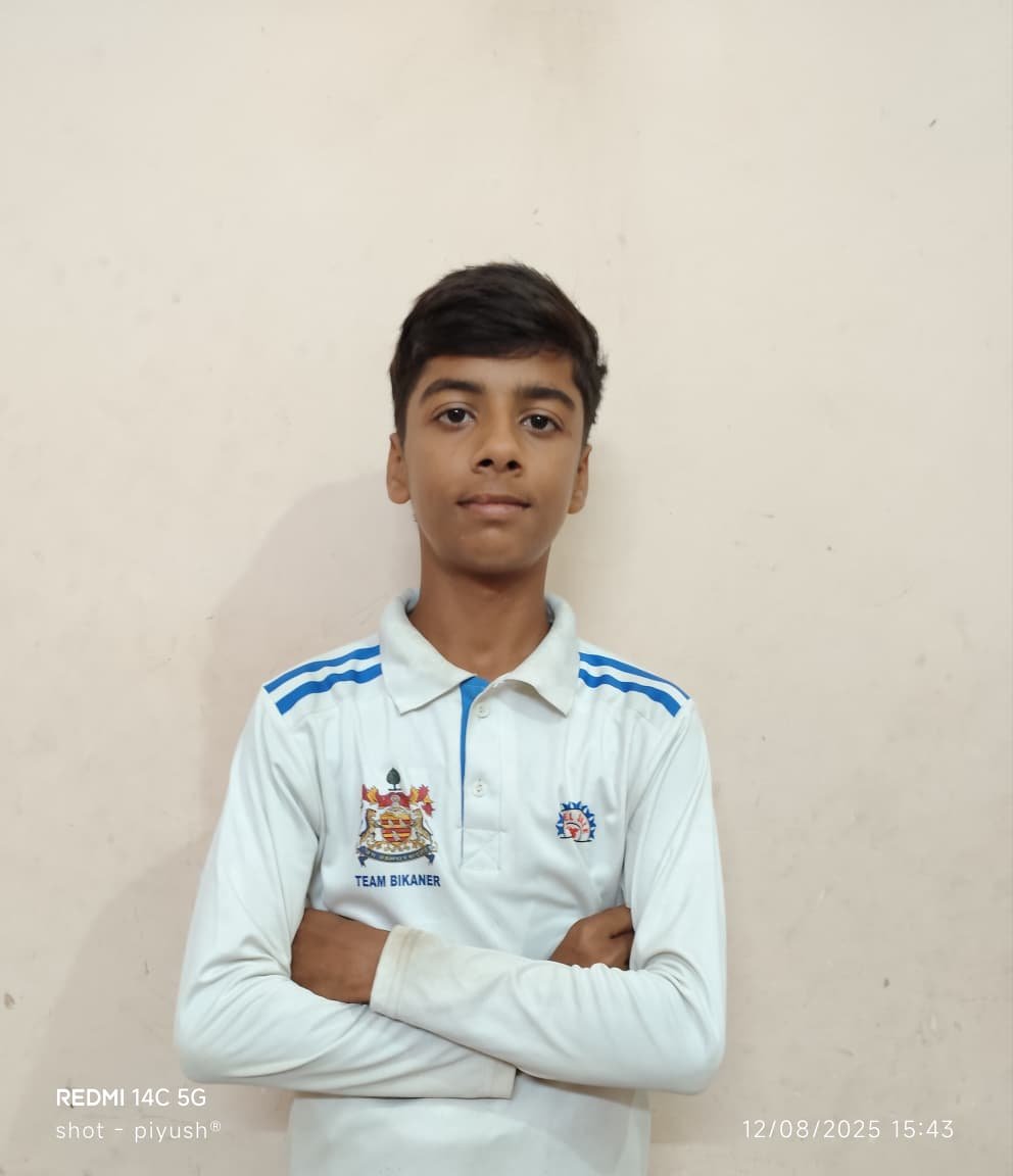एक शारीरिक शिक्षक की मेहनत का परिणाम….जिसने किये मैदान व खिलाड़ी दोनो को एकसाथ तैयार