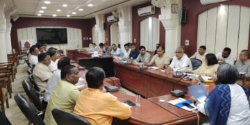 बैठक में बोले व्यापारी करणी इंडस्ट्रियल एरिया की खारा इंडस्ट्रियल एरिया में भी तैयार हो रहा गंदे पानी का तालाब, चोपड़ा कटला के बाहर हो रहे अवैध कब्जे