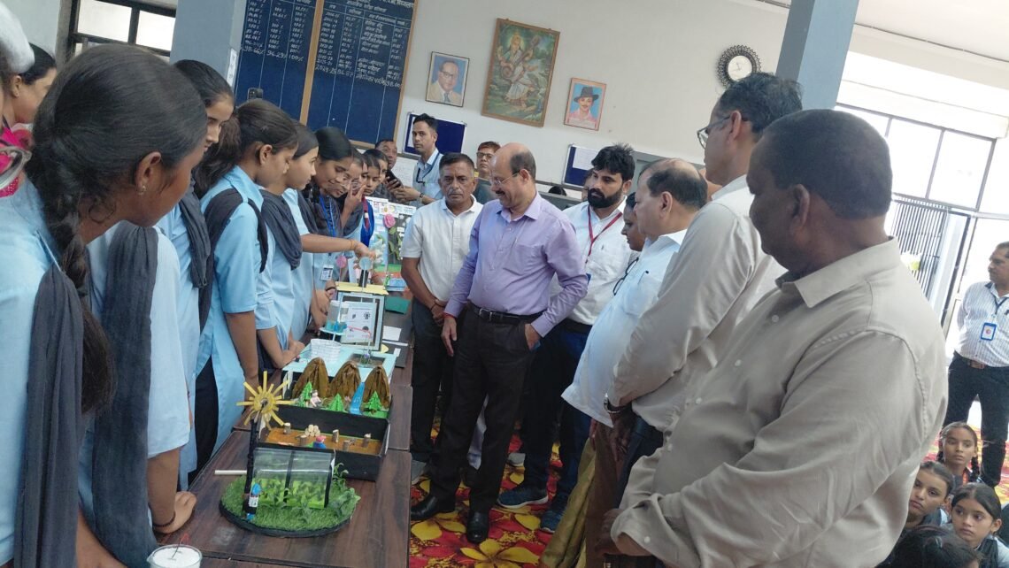 सीएम मूंधड़ा फाउंडेशन ने किया शिक्षकों का सम्मान, संभागीय आयुक्त रहे मौजूद