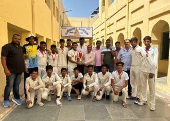 जिला स्तरीय क्रिकेट टूर्नामेंट U-17 में एम एम स्कूल तीसरी बार विजेता