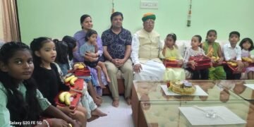 केंद्रीय कानून मंत्री ने दुर्गाष्टमी के अवसर पर किया कन्या पूजन