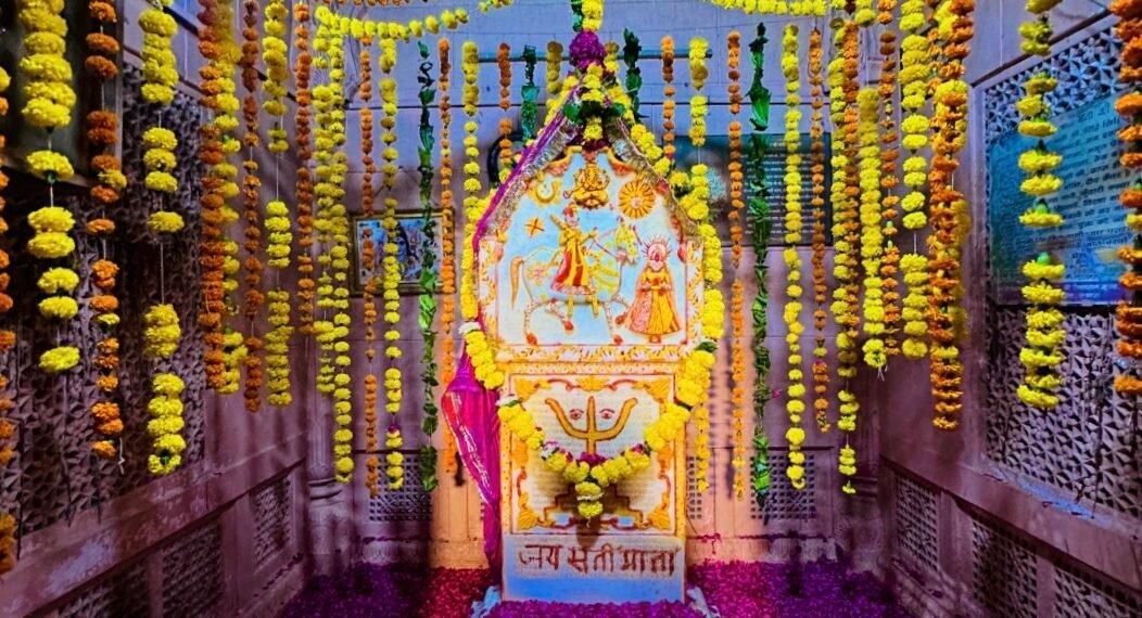 मंदिर को 200 साल पूरा होने पर मां को ओढ़ाएंगे 151 फीट की चुनरी