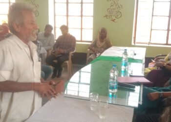 बीकानेर के इस गांव में 25 साल में पहली बार किसी जिला कलेक्टर ने की जनसुनवाई, बीसीएमओ को मिली चार्टशीट