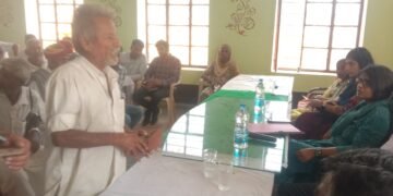 बीकानेर के इस गांव में 25 साल में पहली बार किसी जिला कलेक्टर ने की जनसुनवाई, बीसीएमओ को मिली चार्टशीट