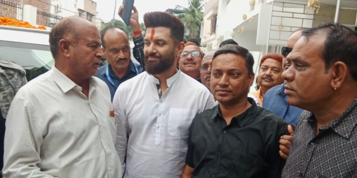 केंद्रीय मंत्री चिराग के साथ रमजान मुगल ने किया चुनावी प्रचार