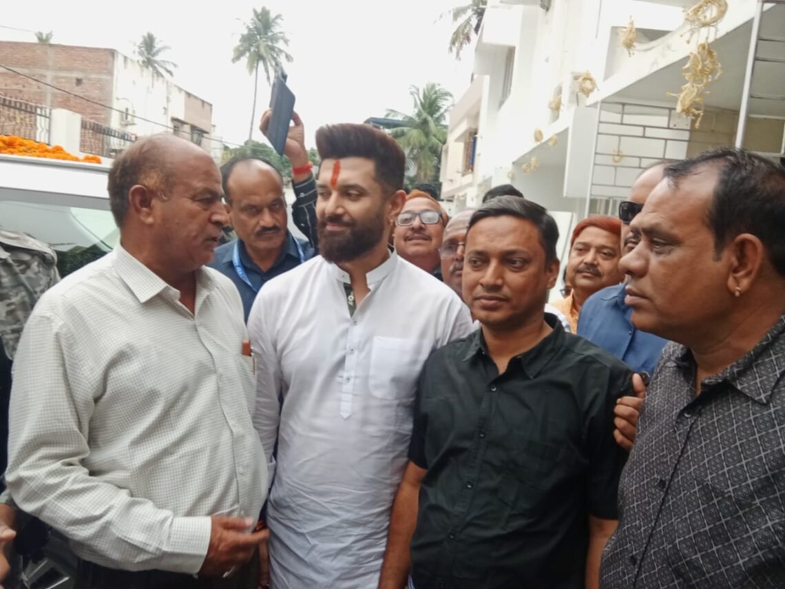 केंद्रीय मंत्री चिराग के साथ रमजान मुगल ने किया चुनावी प्रचार