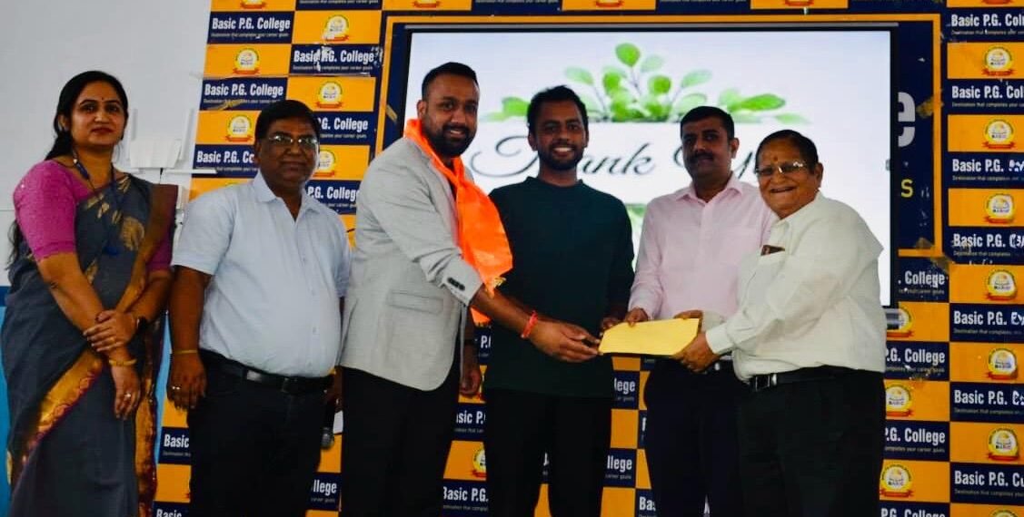 बेसिक पी.जी. कॉलेज के “उद्यमशीलता उत्सव-2025” में विद्यार्थियों के नवाचारों ने बिखेरी रचनात्मकता की चमक