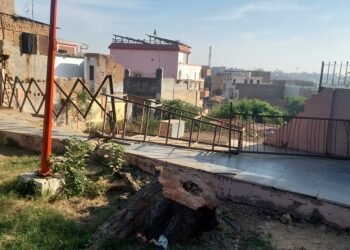 श्री लक्ष्मीनाथ जी पार्क की टूटी दीवार का निर्माण हो तथा पार्क में विकास कार्य हो