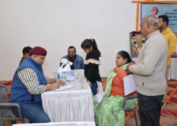 अधिवक्ता पुरोहित की 21वीं पुण्यतिथि पर निःशुल्क चिकित्सा शिविर आयोजित, मरीजों को मिला परामर्श
