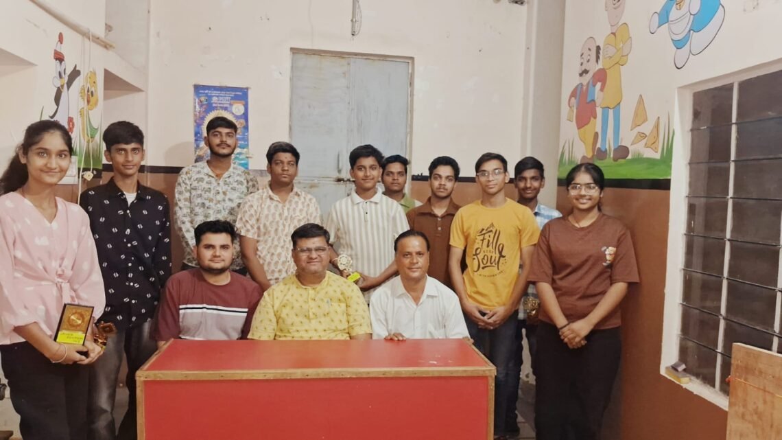 लक्ष्य एजुकेशन हब में प्रतिभा सम्मान समारोह आयोजित, विद्यार्थियों को मिली सफलता की प्रेरणा