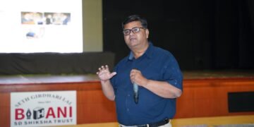 श्रीगंगानगर में करिअर काउंसलर डॉ. चंद्रशेखर श्रीमाली ने दिए विद्यार्थियों को टिप्स