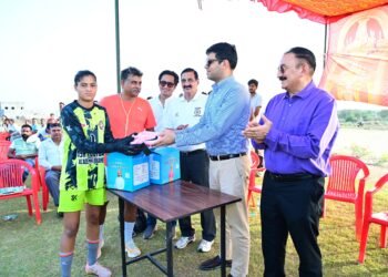 ढींगसरी : मगन सिंह राजवी स्पोर्ट्स अकादमी में रूफ टॉप सोलर प्लांट का हुआ उद्घाटन, बालिकाओं के खेल में अब बिजली नहीं बनेगी बाधा