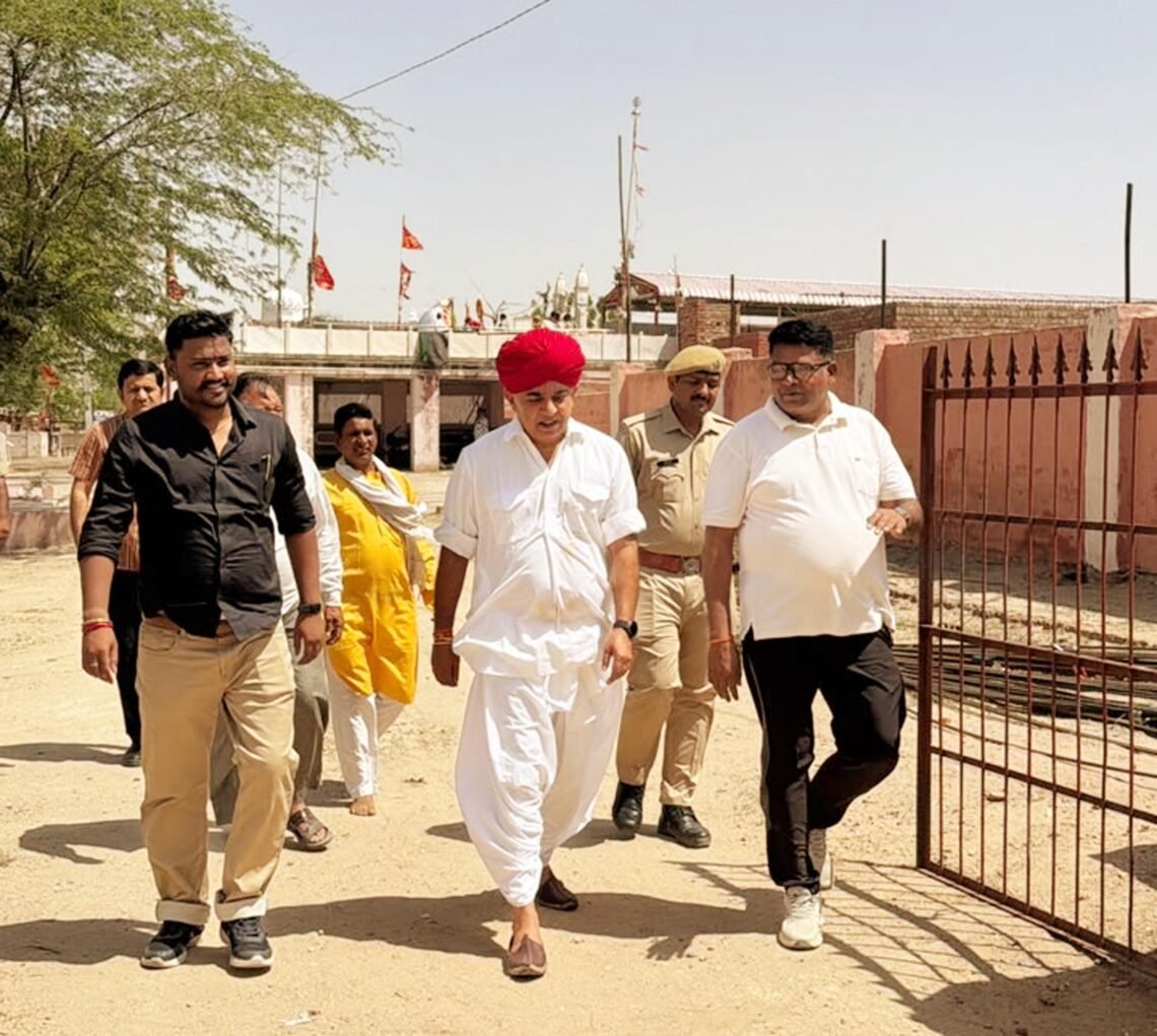पूर्व सांसद कर्नल मानवेन्द्र सिंह ने कोडमदेसर तालाब व भैरव उद्यान का किया अवलोकन