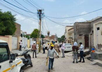 बिजली चोरी रोकने के लिए बीकेईएसएल ने भुट्टो का बास में कार्रवाई की बदले 25 मीटर और बिछाई आर्मर्ड केबल