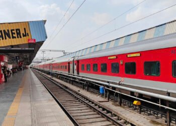 दिल्ली क्षेत्र में ट्रेनों का परिचालन प्रभावित होने के कारण कुछ रेल सेवाएँ रद्द रहेगी