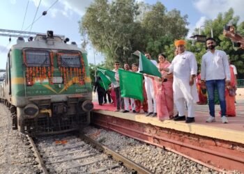 वरिष्ठ नागरिक तीर्थ यात्रा योजना: बीकानेर से पहली ट्रेन रवाना, 972 तीर्थयात्री रामेश्वरधाम के लिए हुए रवाना