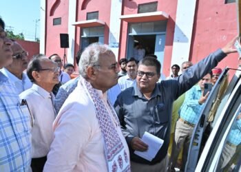 शिक्षा मंत्री मदन दिलावर ने किया निःशुल्क करिअर काउंसलिंग वैन का अवलोकन, प्रोजेक्ट की सराहना