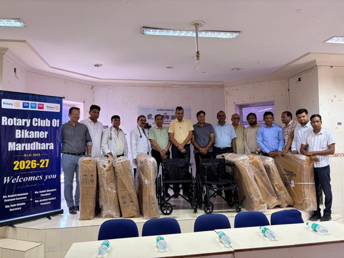 डॉ. अल्ताफ अहमद की 33वीं पुण्यतिथि पर PBM अस्पताल को 10 व्हील चेयर भेंट