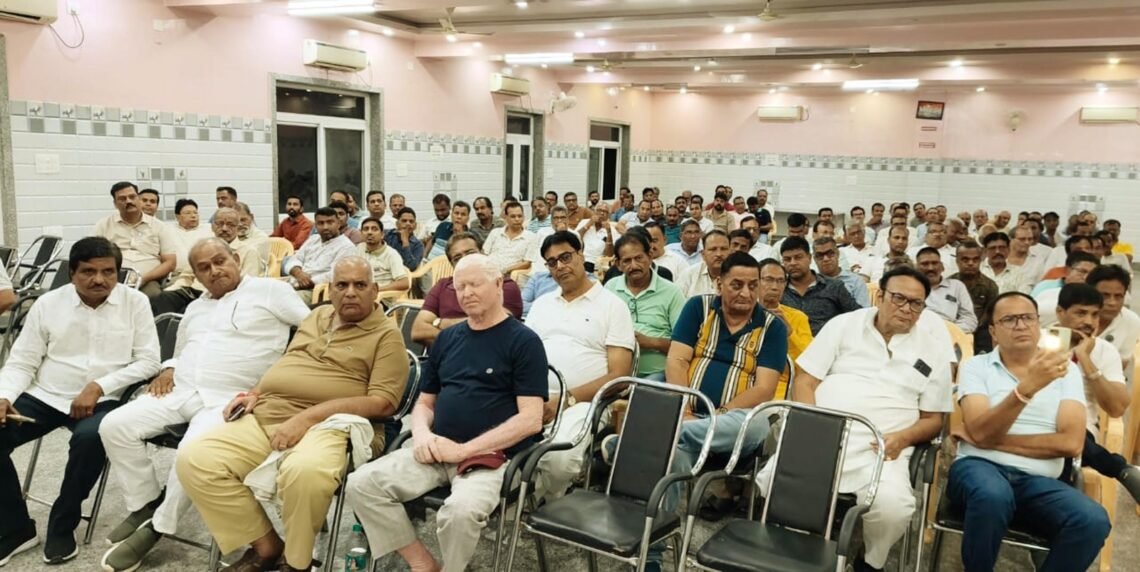 चिंतन बैठक : वैश्य समाज के प्रतिनिधि के साथ राजनैतिक षड्यंत्र व अपमान सहा नहीं जाएगा, सीएम को देंगे ज्ञापन
