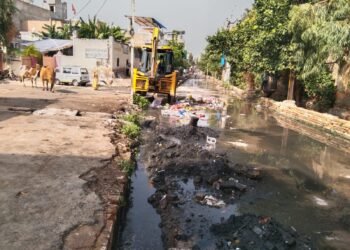 सालों बाद जगी उम्मीद, पारीक चौक के नाले के फिरेंगे दिन सेटेलाइट अस्पताल के पास युद्धस्तर पर शुरू हुआ सफाई अभियान