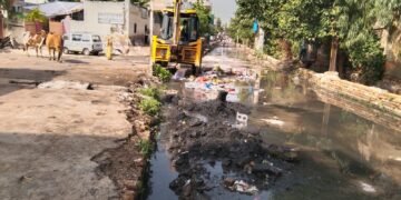 सालों बाद जगी उम्मीद, पारीक चौक के नाले के फिरेंगे दिन सेटेलाइट अस्पताल के पास युद्धस्तर पर शुरू हुआ सफाई अभियान