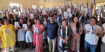 बीकाजी एवं निर्विकल्प फाउंडेशन की करिअर काउंसलिंग वैन पहुंची राजकीय उच्च माध्यमिक विद्यालय, सियाणा भाटियान, विद्यार्थियों को मिला करिअर मार्गदर्शन