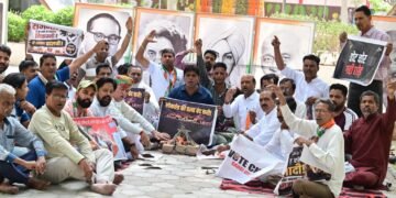 गांधी पार्क में सद्बुद्धियज्ञ कर लोकतंत्र की रक्षा का लिया संकल्प, मुख्य चुनाव आयुक्त के इस्तीफे की मांग
