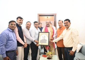 लोकसभा अध्यक्ष ओम बिरला से मिले निर्विकल्प फाउंडेशन के प्रतिनिधिमंडल ने 5वें बीकानेर गौरव अवार्ड के लिए दिया निमंत्रण